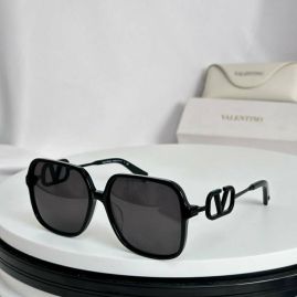 Picture of Valentino Sunglasses _SKUfw56810105fw